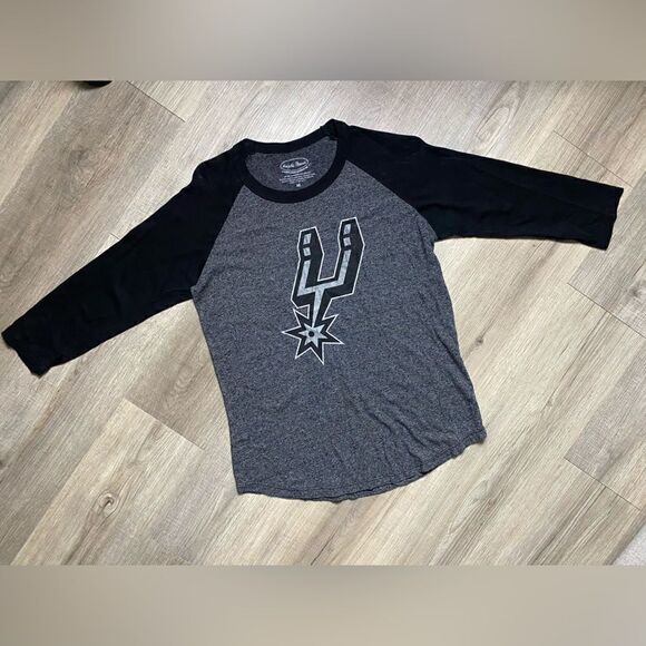 SAN ANTONIO SPURS | Grey Black 3/4 Sleeve Top Size Medium NBA - Picture 1 of 4